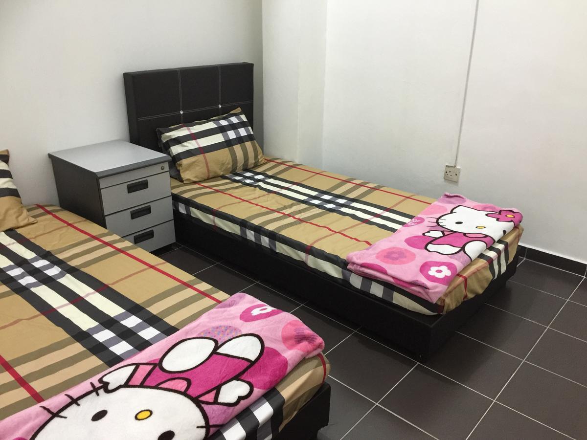 Jiaxin Hostel Ulu Tiram Exterior foto